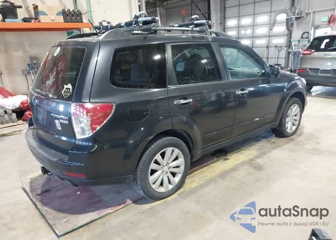 2011 Subaru Forester 2.5X Premium из США, поврежденный, VIN JF2SHADC6BH778630